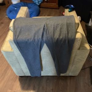 These are women jeggings.